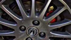 Защо европейските автомобилни гиганти изоставиха гайките на колелата