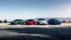 Над 1 милион коли на Tesla се оказаха с опасни прозорци