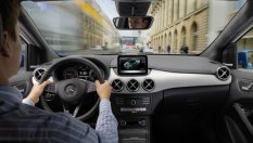 Сензорните панели в колите са по-опасни от бутоните