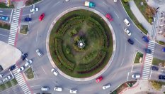 Три прости правила в кръговото движение, които много шофьори пренебрегват