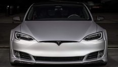 Tesla изгоря на паркинг в Хонконг
