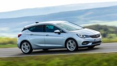 Новата Astra ще получи хибридно задвижване и комби-версия