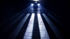 Нови фарове рисуват пешеходни пътеки върху асфалта