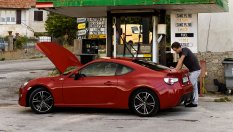 Има ли смисъл забраната на мобилни телефони на бензиностанциите?