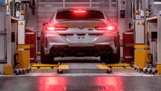 Войната в Украйна затвори заводи на BMW и Porsche