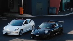 Кой е по-бърз: Tesla Model 3 или Porsche 911 GT2 RS (ВИДЕО)