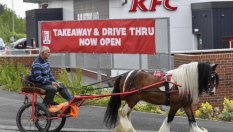 KFC отказа да обслужи мъж с колесница