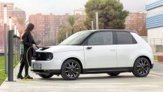 С подвита опашка: Honda се отказва от първия си електромобил