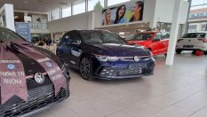 80-годишна пенсионерка си купи пети Volkswagen Golf GTI