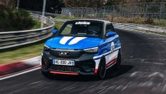 Това е най-бавната кола в историята на обиколка на Нюрбургринг