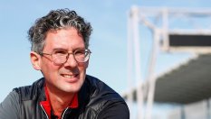 Шефът на Bentley кара най-якия служебен автомобил