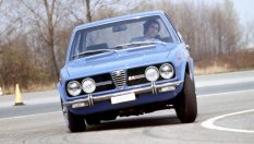 Когато най-бързият седан в света беше Alfa Romeo