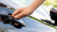 Може ли да се движите, ако забравите ключа извън колата