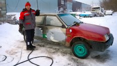 Какво става, когато измиеш кола с вряла вода при -30 градуса?