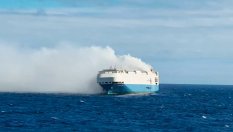 Горящият кораб с 4000 коли на VW Group потъна в Атлантика