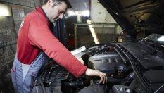 Защо трябва да се мие всмукателният колектор дори на сравнително нова кола?