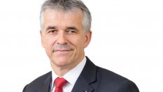 Още един производител сменя шефа си