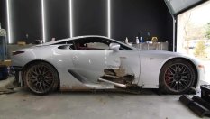 Пожарен кран причини щети за 500 000 долара на Lexus LFA 