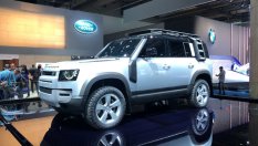 Автомобили на Джеймс Бонд се продават на търг