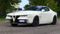 Eдна от най-необикновените Alfa Romeo се продава