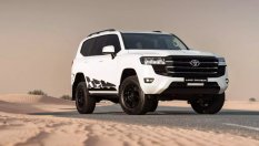 Toyota Land Cruiser 300 получи версия „Дакар“ 