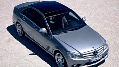 Mercedes изтегля близо 750 000 автомобила