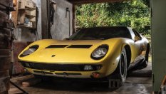 Рядко Lamborghini ръждясва 45 години в гараж