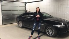 Рускиня смени 3-годишно BMW 5 Series с Nissan Leaf (ВИДЕО)