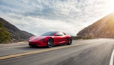Tesla показа как ускорява новия Roadster (ВИДЕО)