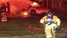 Още една Tesla изгоря по време на зареждане