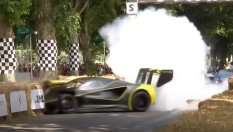 Единственият на света Lotus Evija X беше разбит пред публика