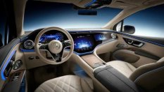 Mercedes-Benz EQS SUV ще позволява на пътника отпред да гледа филми