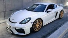 Ето защо Porsche 718 Cayman GT4 е един от най-подценяваните автомобили 