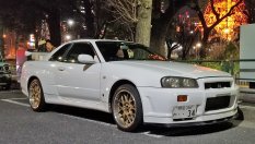 Откраднатият Nissan Skyline GT-R на Люис Хамилтън беше спасен в последния момент