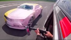 Може ли кола да бъде измита по време на движение?