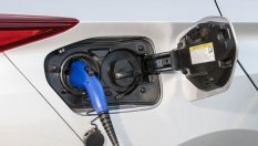 Деца направиха краш-тест на 30 нови електромобила