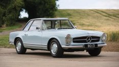 Уникалният Mercedes-Benz 230 SL на Стърлинг Мос се продава за $150 000