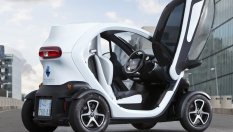 Пет серийни автомобила, които могат да се паркират в кухнята