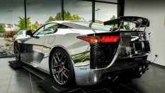 Трета година търсят купувач на хромиран Lexus LFA