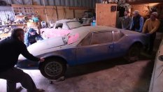Добре запазен De Tomaso Pantera събира 46 години прах в хале