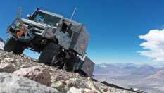 Unimog покори най-високия вулкан в света