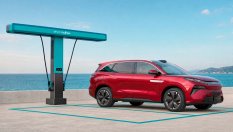 BYD официално представи Atto 8, който се зарежда за 9 минути