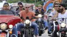 Моторист без каска загина на протест срещу каските