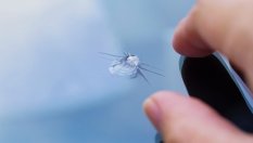 Как сами да си оправите пукнатото предно стъкло?