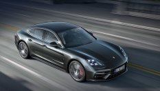 Близо 75 000 Porsche Panamera влизат в сервизите