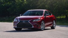 Lexus ES за първи път получи 4х4