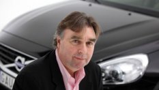 Внезапно си отиде дизайнерът, променил стила на Volvo