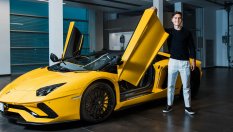 Пауло Дибала отпразнува гол с ново Lamborghini