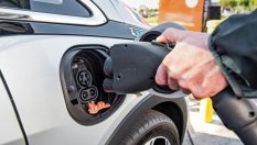 Как правилно да зареждате електрическа кола у дома?