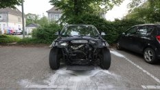 Крадци обезкостиха BMW само за часове